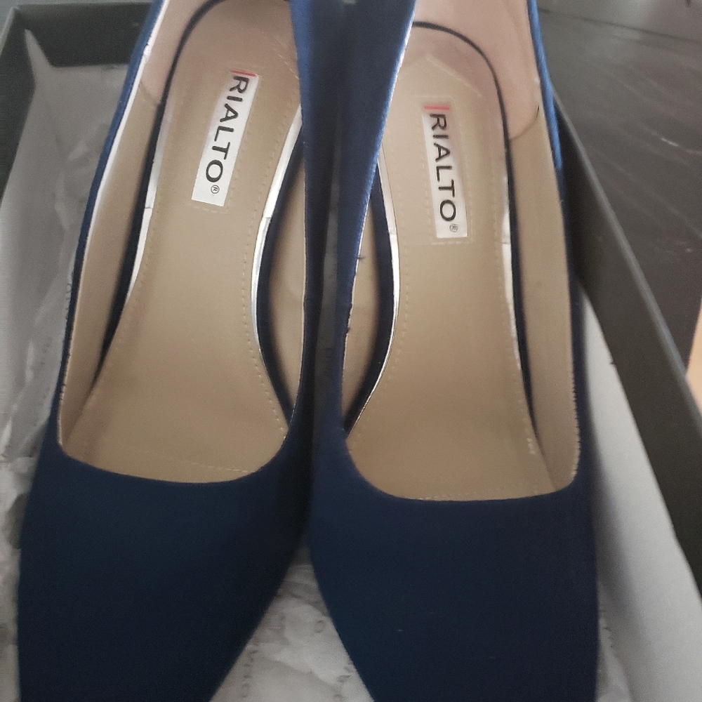 Dress shoes